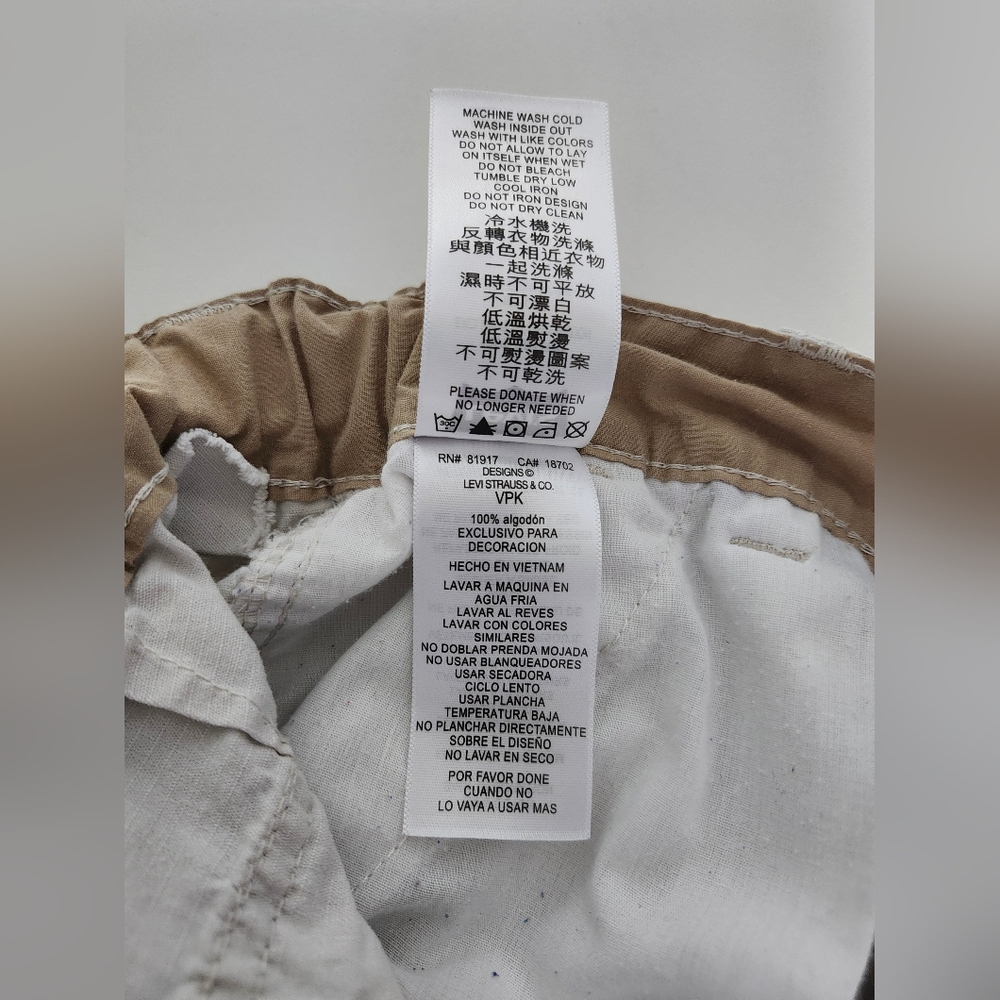 Levi's Youth Cargo Shorts - Picture 7 of 8